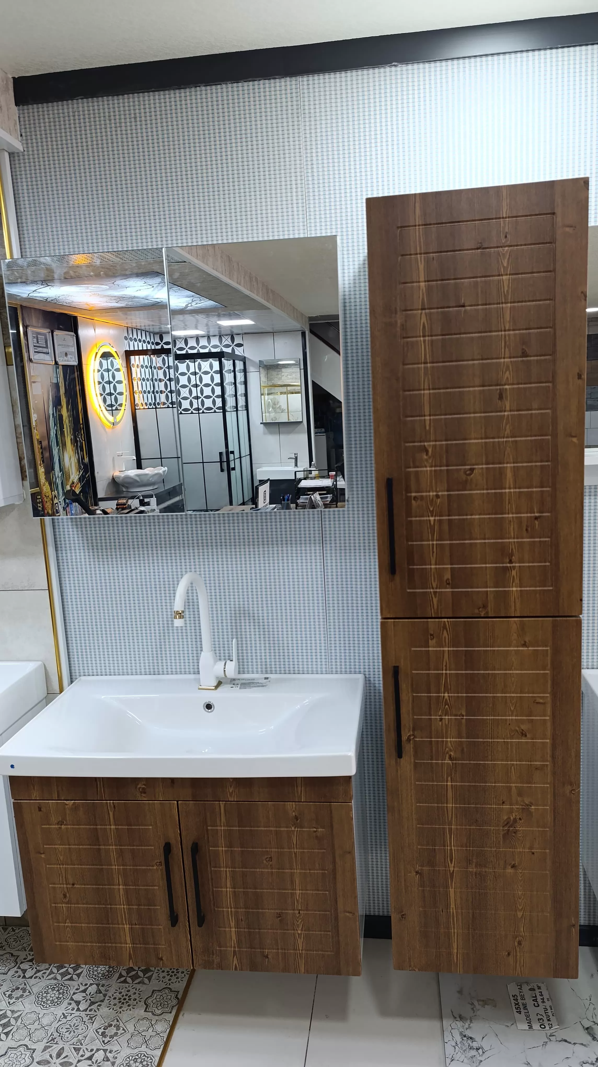 Banyo Dolabı Seri 6